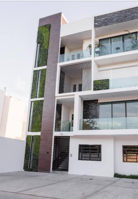 Apartamento Hermoso Y Amplio En Sabalo.